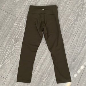 LULULEMON - WUNDER UNDER CROP 21” - DARK OLIVE 4
